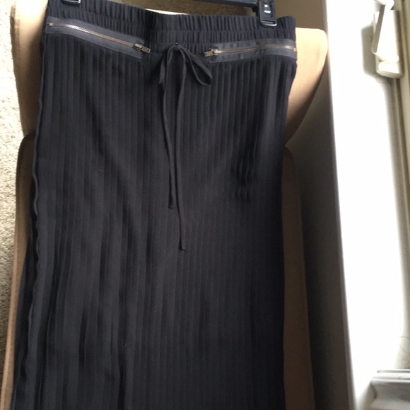 Gorgeous WORTHINGTON Maxi Skirtall - Picture 3 of 16